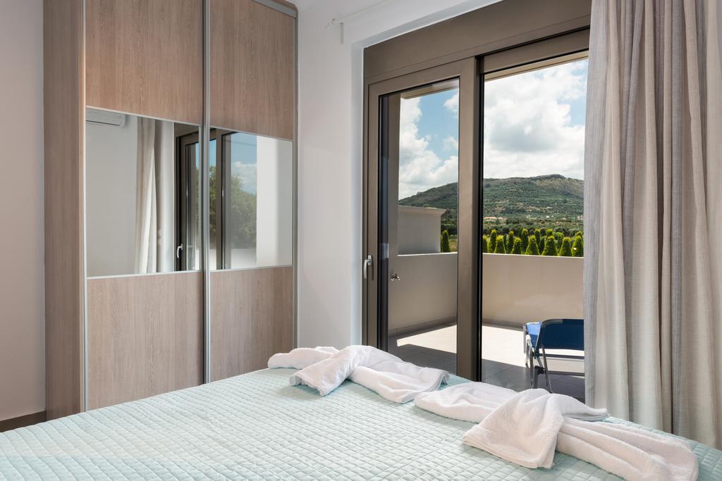 Niovi Seaside Suites Kíssamos Esterno foto