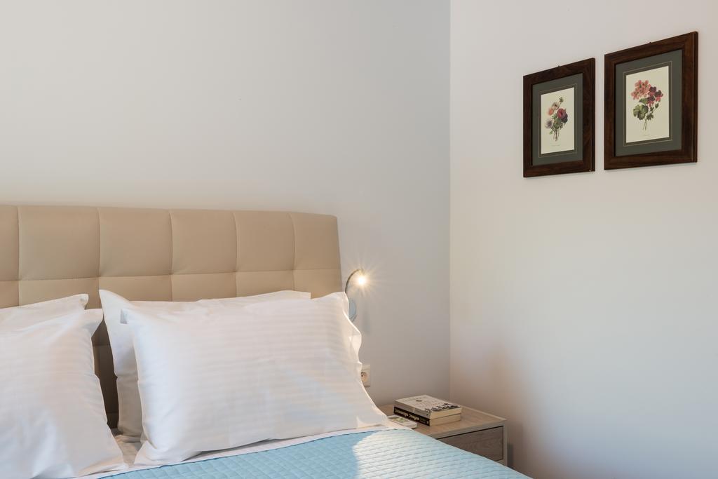 Niovi Seaside Suites Kíssamos Esterno foto